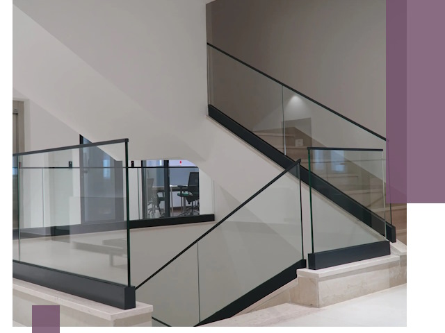 Стеклянные перила премиум-класса с установкой в Северодвинске