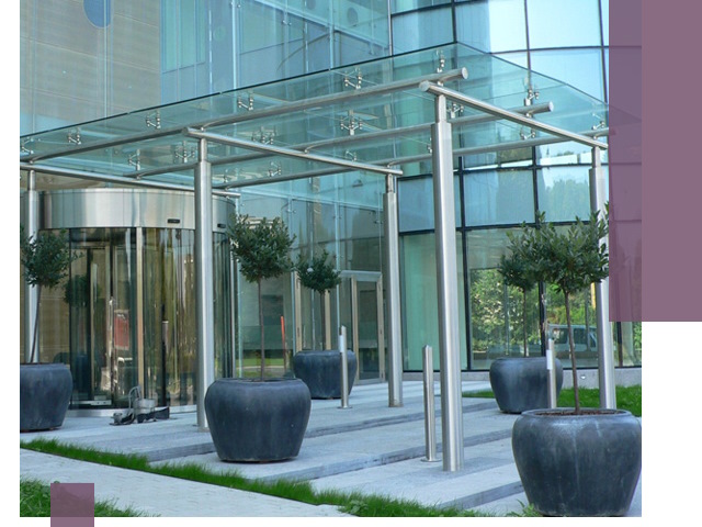 Навесы из стекла на заказ в Северодвинске — монтаж и установка