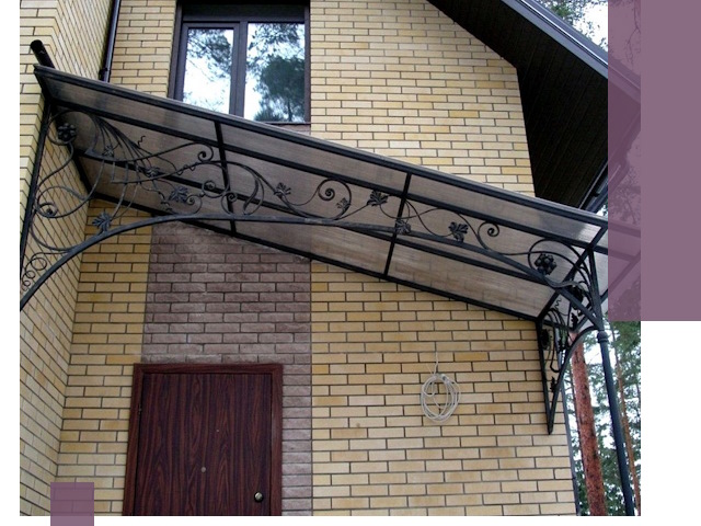 Односкатные козырьки из металла под ключ в Северодвинске