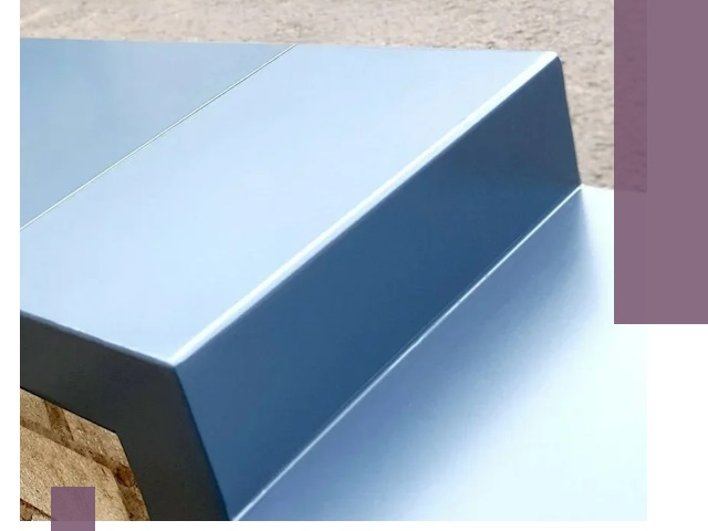 Крышки на парапет в Северодвинске: изготовление и монтаж под ключ