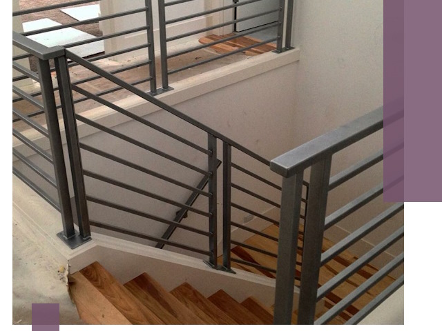 Изготовление поручней из металла и дерева в Северодвинске